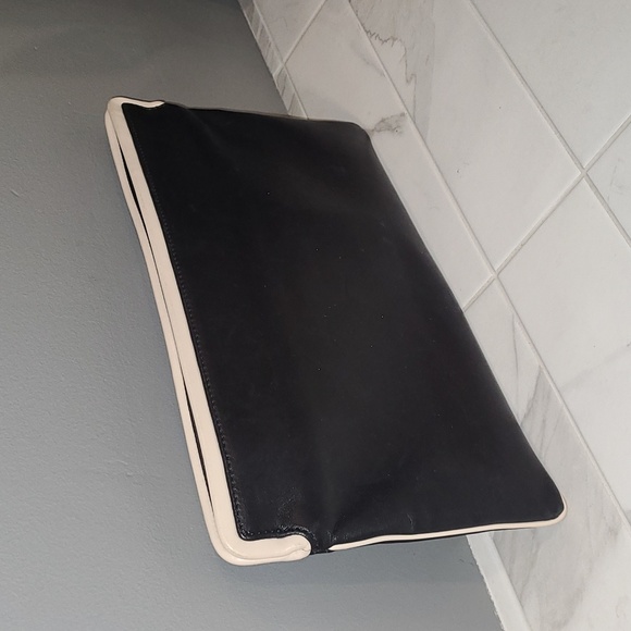 Authentic Chloe - Picture 3 of 7